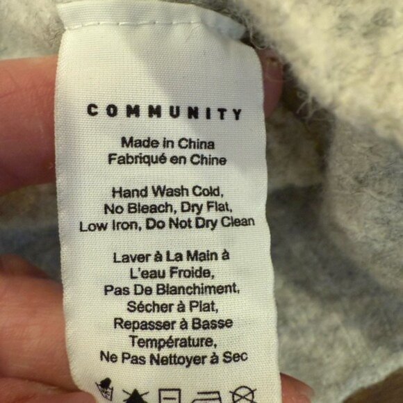 Aritzia Community Sweater Wool Yak Turtleneck Oversized Neutral Gray Size XS - Picture 9 of 12